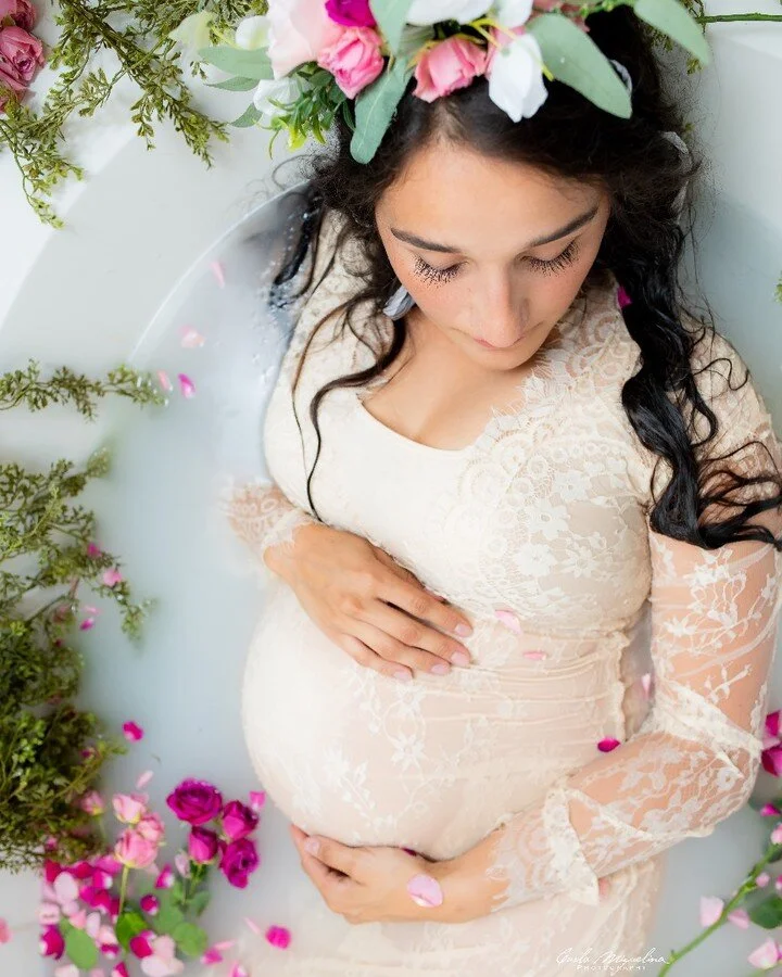 "The joy we feel has little to do with the circumstances of our lives and everything to do with the focus of our lives." -Russell M. Nelson

#findjoy #milkbathphotography #longwoodphotographer #centralfloridaphotographer #joyfulliving #fami