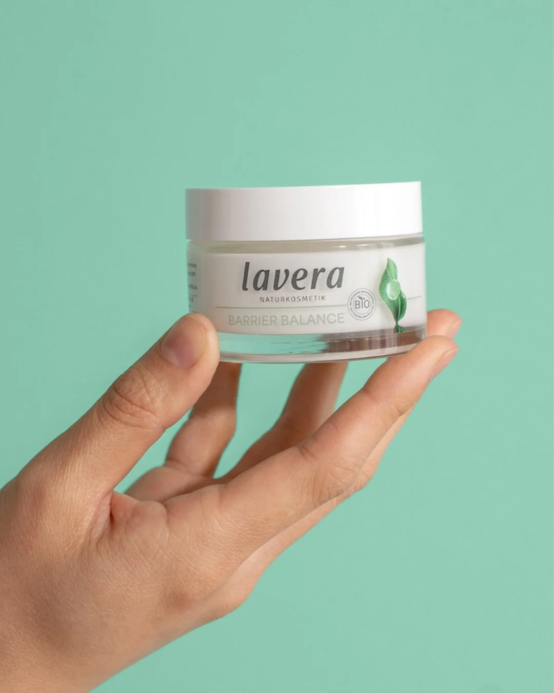 With prebiotic ingredients, the Barrier Balance Day Cream protects and strengthens the skin barrier and provides moisture. And best of all? It is fragrance-free and alcohol-free!

#laverauk #natural #organic #naturalskincare #organicskincare #vegan #
