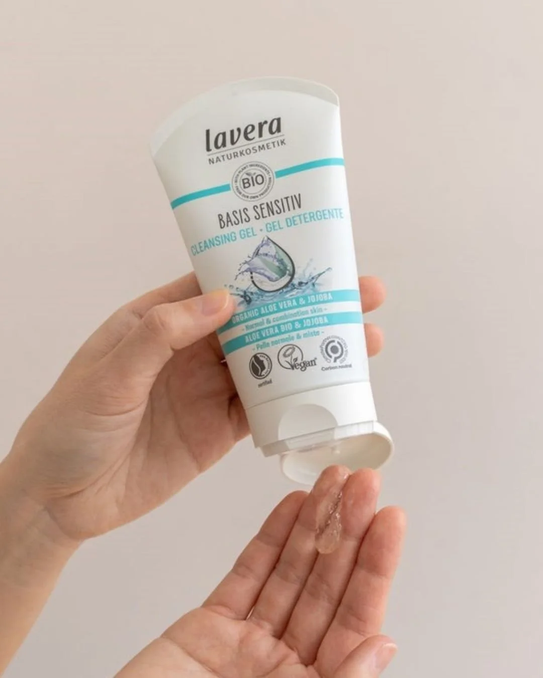 Gentle on skin, tough on impurities. 💧

Our Basis Sensitiv Cleansing Gel is your go-to for fresh, balanced skin &mdash; every single day. Formulated with organic aloe vera &amp; organic jojoba, it deeply cleanses without stripping or drying. Perfect