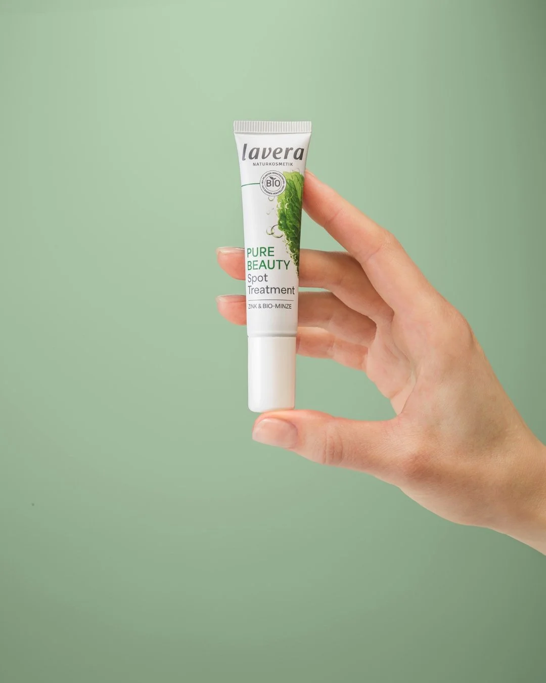 Our Pure Beauty Spot Treatment targets blemishes fast &mdash; reducing redness, inflammation, and pressure with the purifying power of zinc and organic mint.
Your skin&rsquo;s SOS for sudden breakouts.

#laverauk #natural #organic #naturalskincare #o