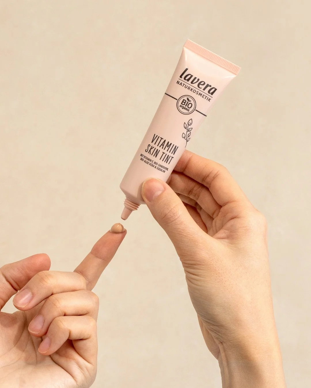 The Vitamin Skin Tint: a lightweight tinted moisturiser that gently evens out minor imperfections and leaves the skin looking fresh. Is this a staple in your make-up bag? 

#laverauk #natural #organic #naturalmakeup #organicmakeup #crueltyfree #cruel