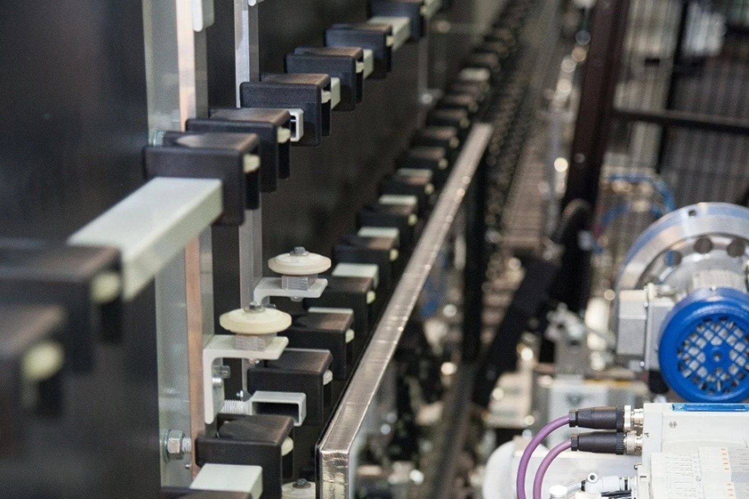 Esteemed manufacturer Cleartherm reinvests in Super Spacer® automation technology