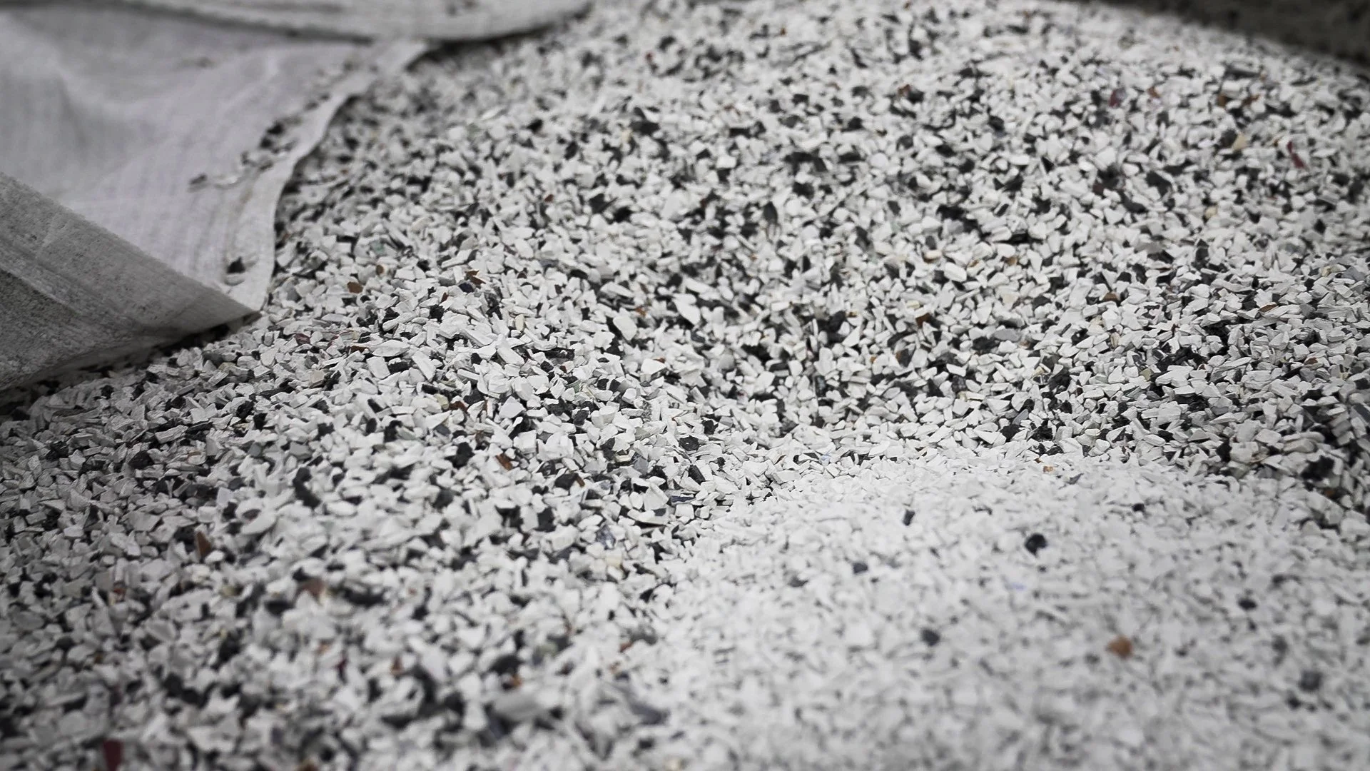 Victorian Sliders® Increases Recycled Content in ECOSlide® Profiles to 40%