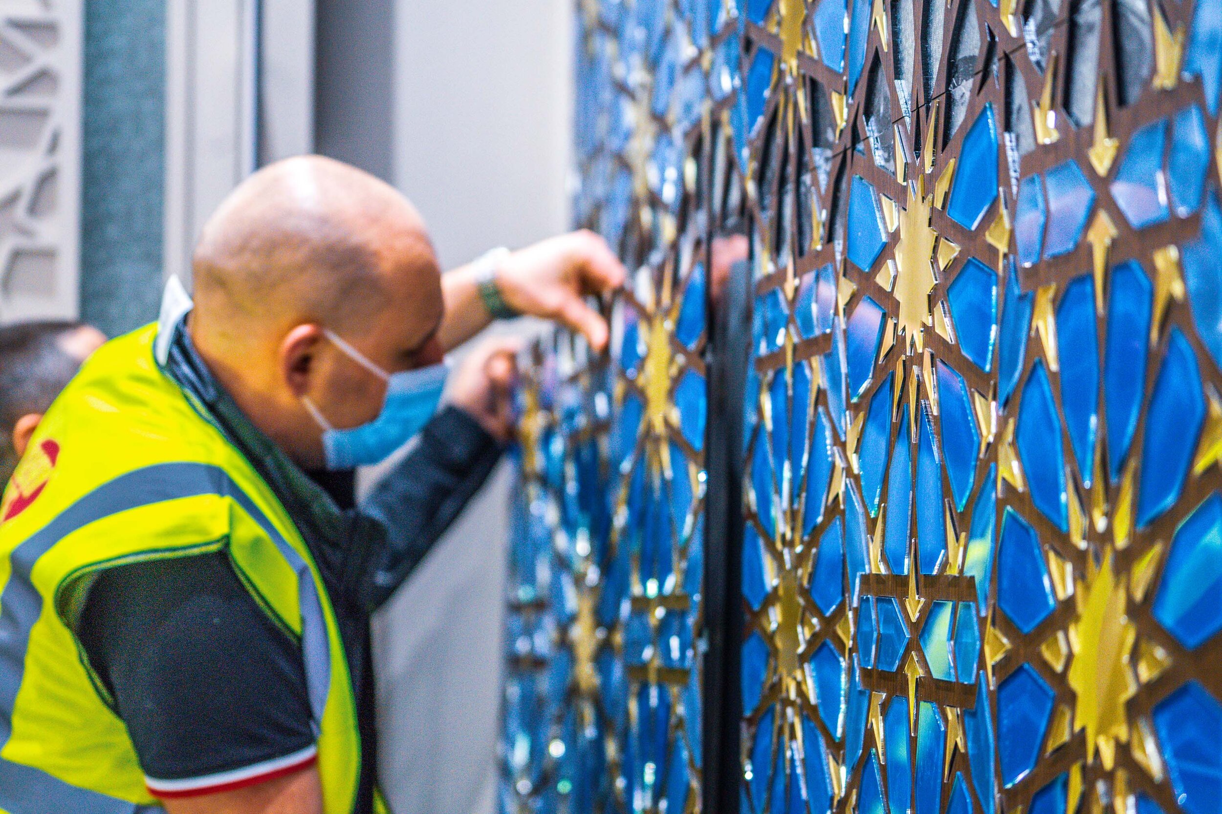 Installing mosaic print