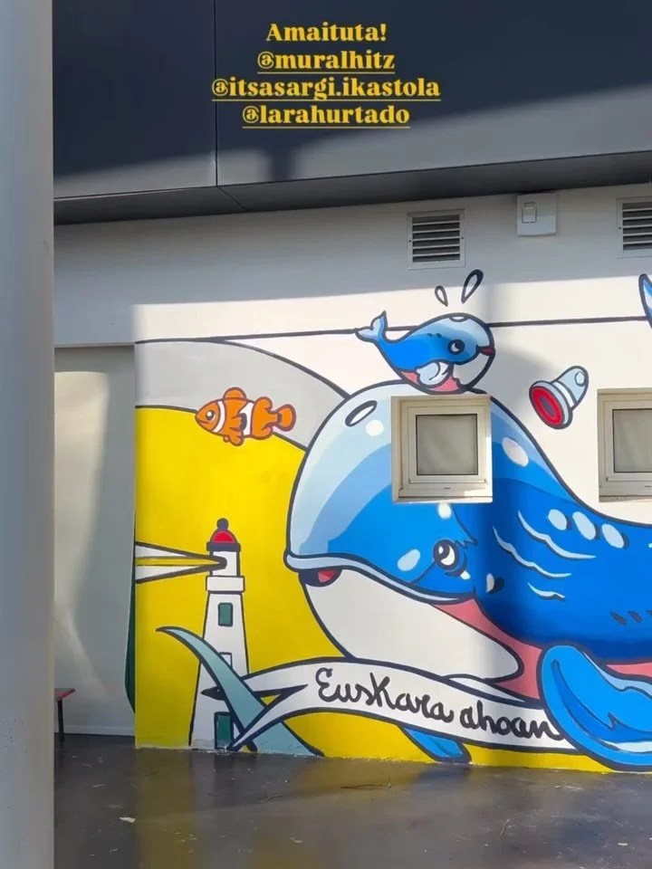 🌈Gaur eta bihar, Mural&rsquo;hitz G jaialdiaren kari, Sortwo artista gonbidatuta dago gure ikastolara, gure ikasleen parte-hartzearekin tindu baten sortzera.

Mural&rsquo;hitz Biarritze eta Donostia hirien arteko mugaz gaindiko jaialdia da. Bere hel