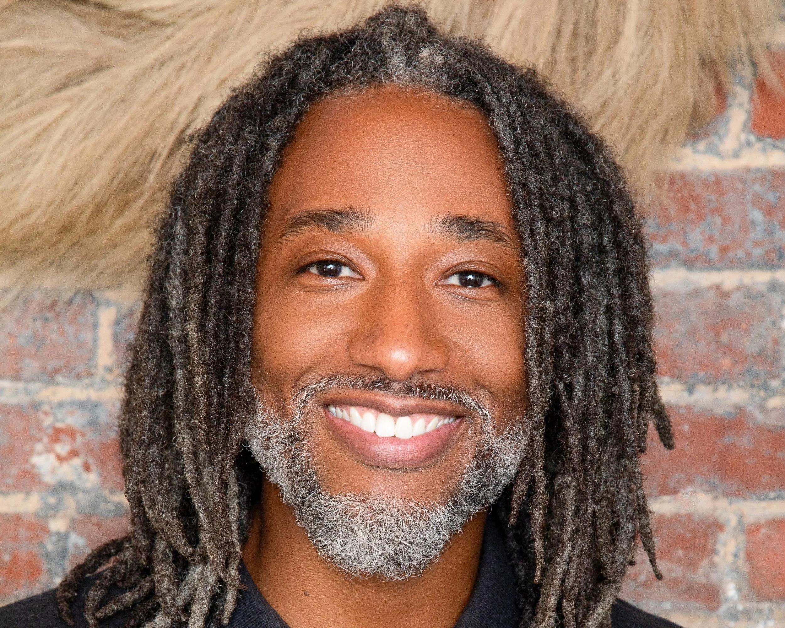 headshot 14MB cropped.jpg