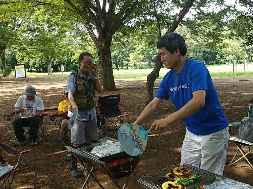 BBQで汪が焼きを担当