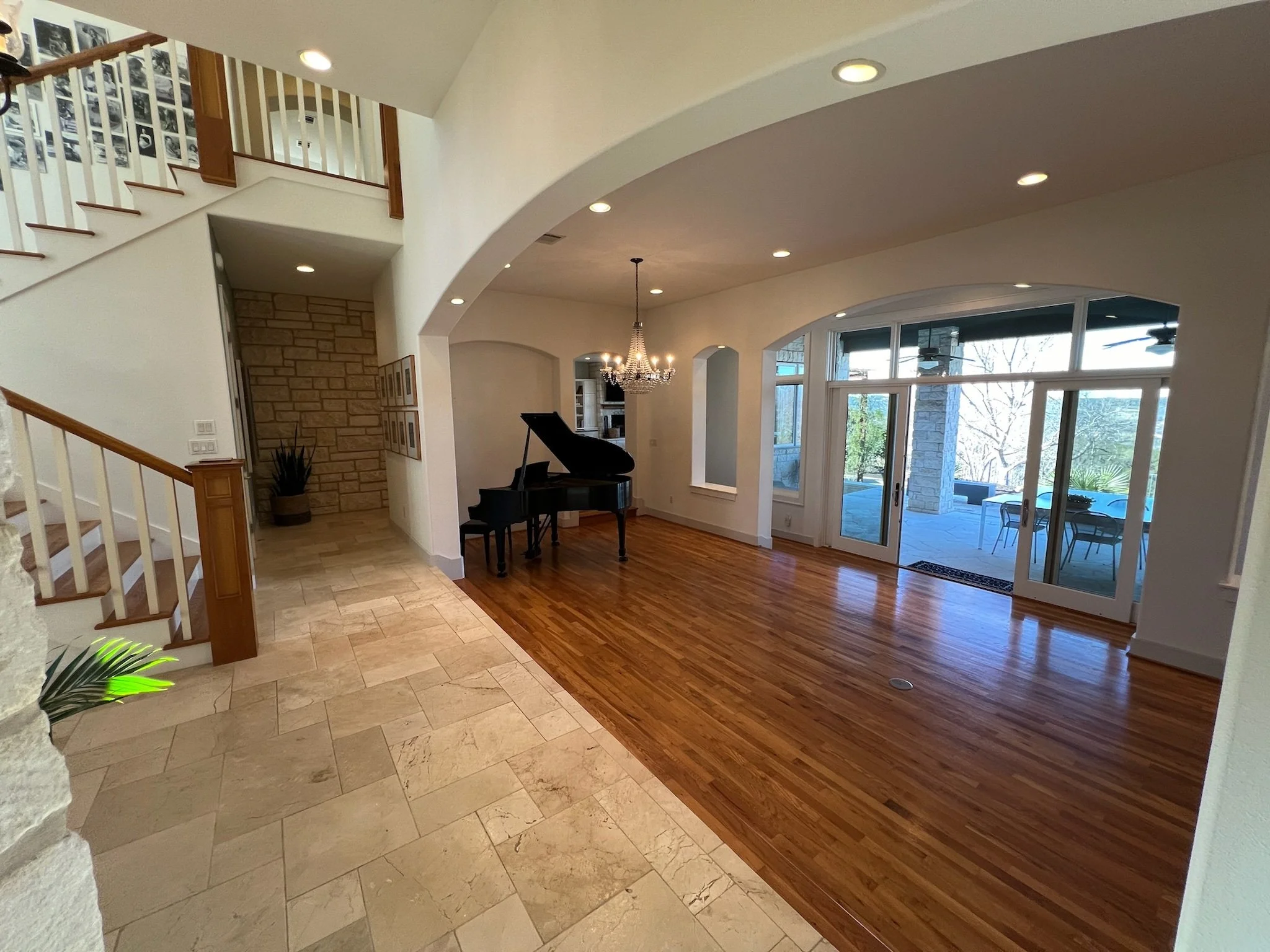 Bee Cave - Dining Room - Before.JPG