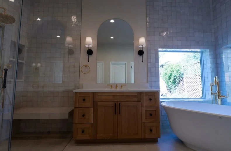 From outdated to elevated ✨
This bathroom changed to fresh, modern, and full of life. Proof that a little vision (and a lot of work) can completely renovate a space. 🛁💫 Swipe for the transformation. Also check out those notes on the before picture.