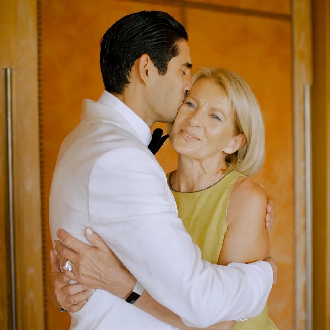 Nico felt all the jitters before tying the knot with the woman of his dreams, but luckily, his mom was there to provide all the comfort in the world! Being surrounded by this kind of loving energy was such a pleasure. It made Nico and Rosalin&rsquo;s