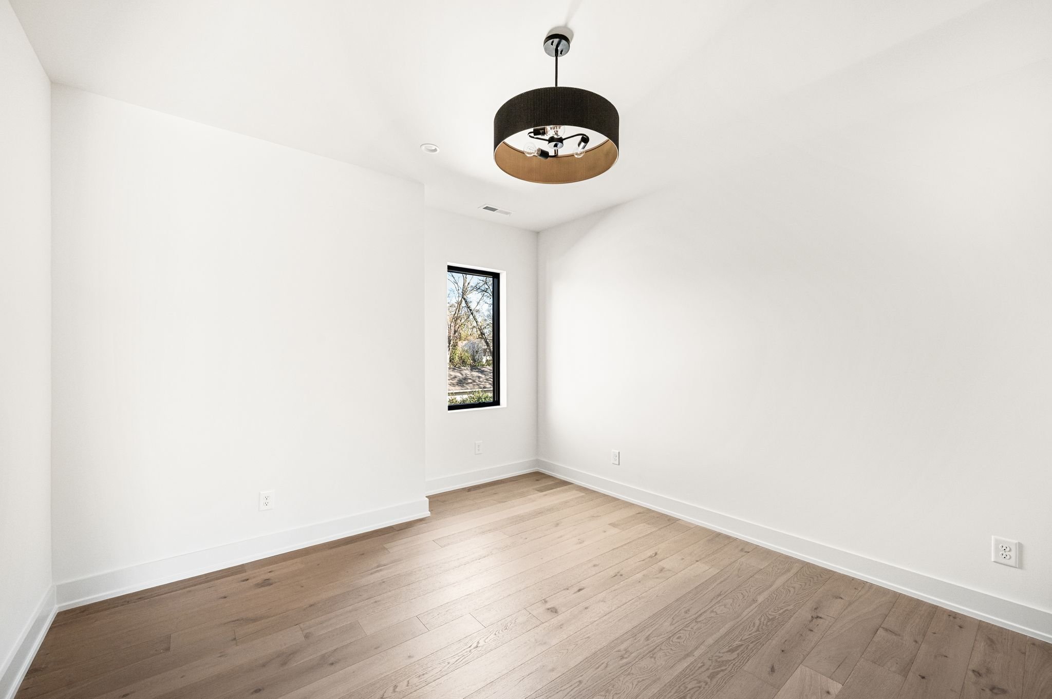 ad2511132-1092.jpg