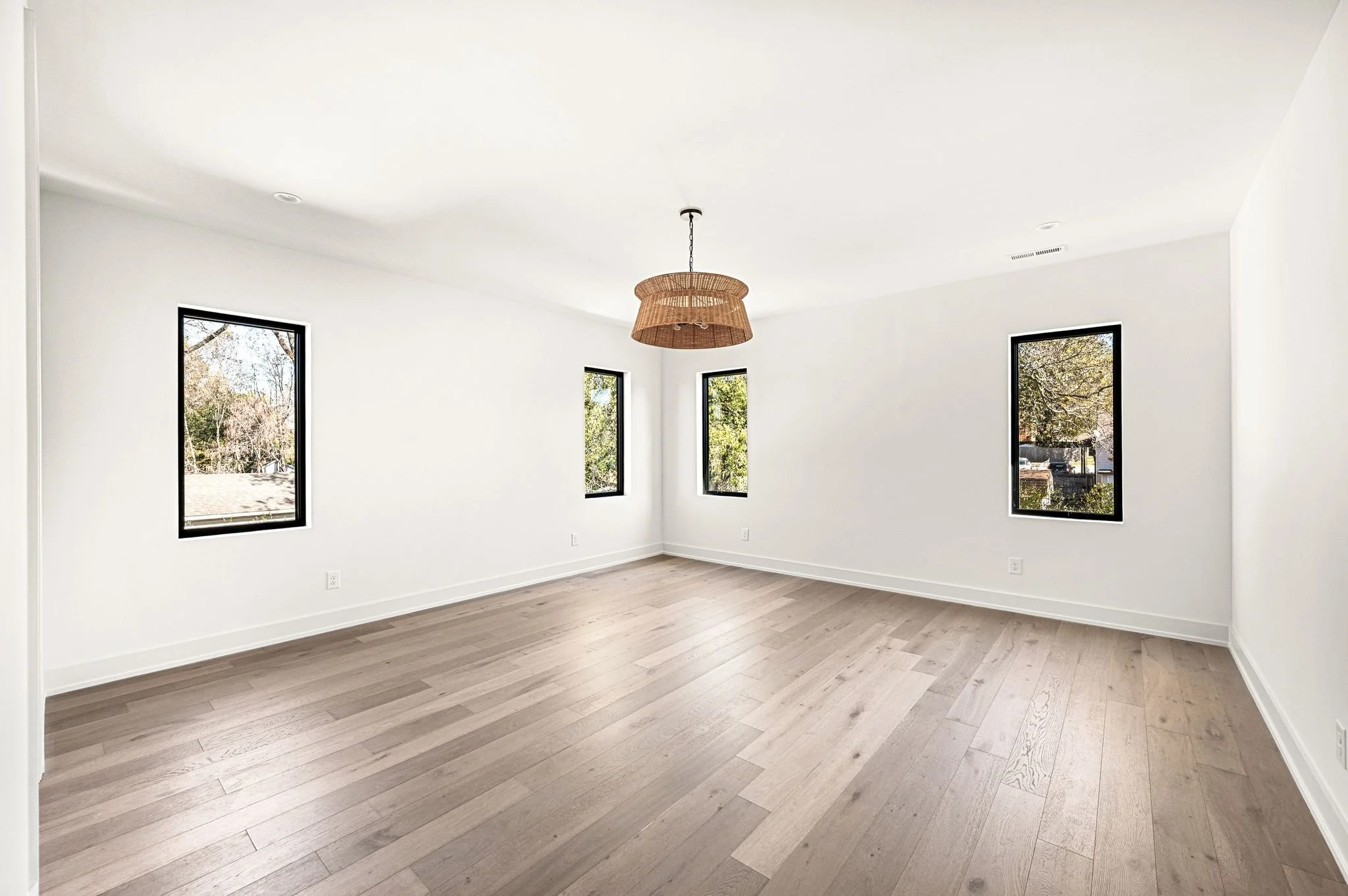 ad2511132-1096.jpg