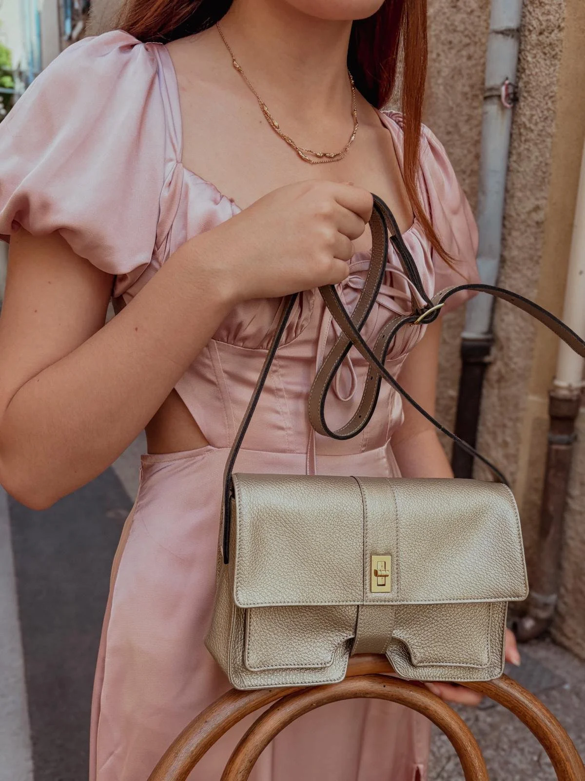 Sac français en cuir doré