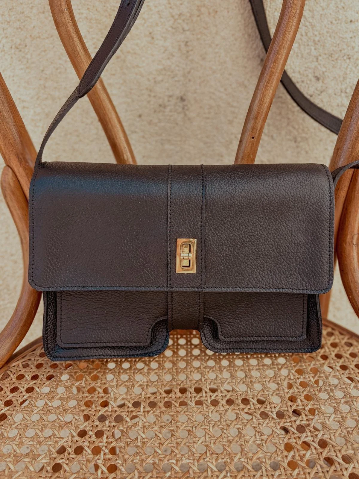 Sac français en cuir noir