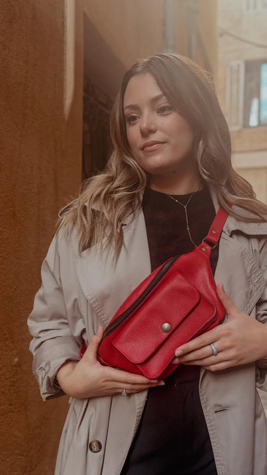 Sac banane en cuir rouge