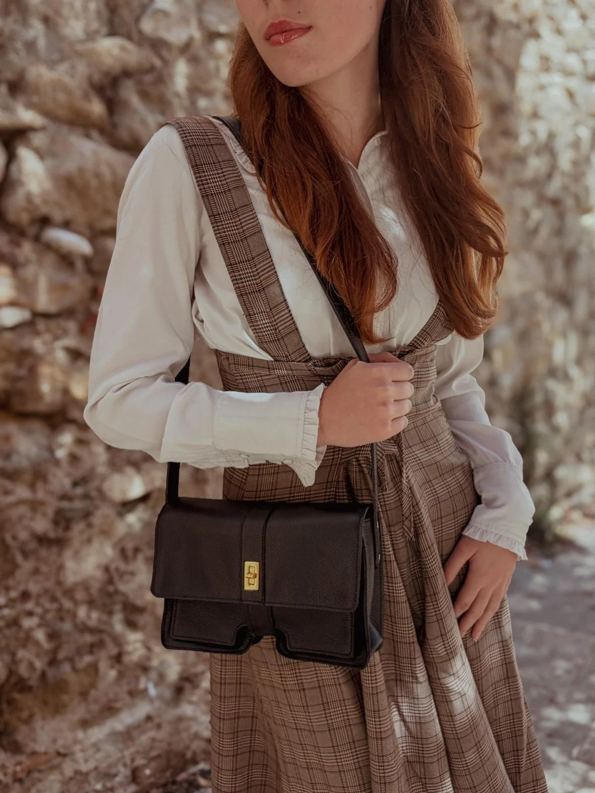 Sac francais en cuir noir grainé