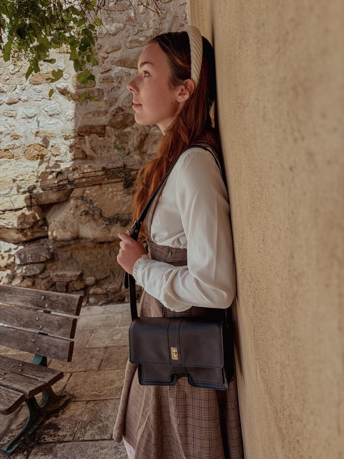 Sac français en cuir noir