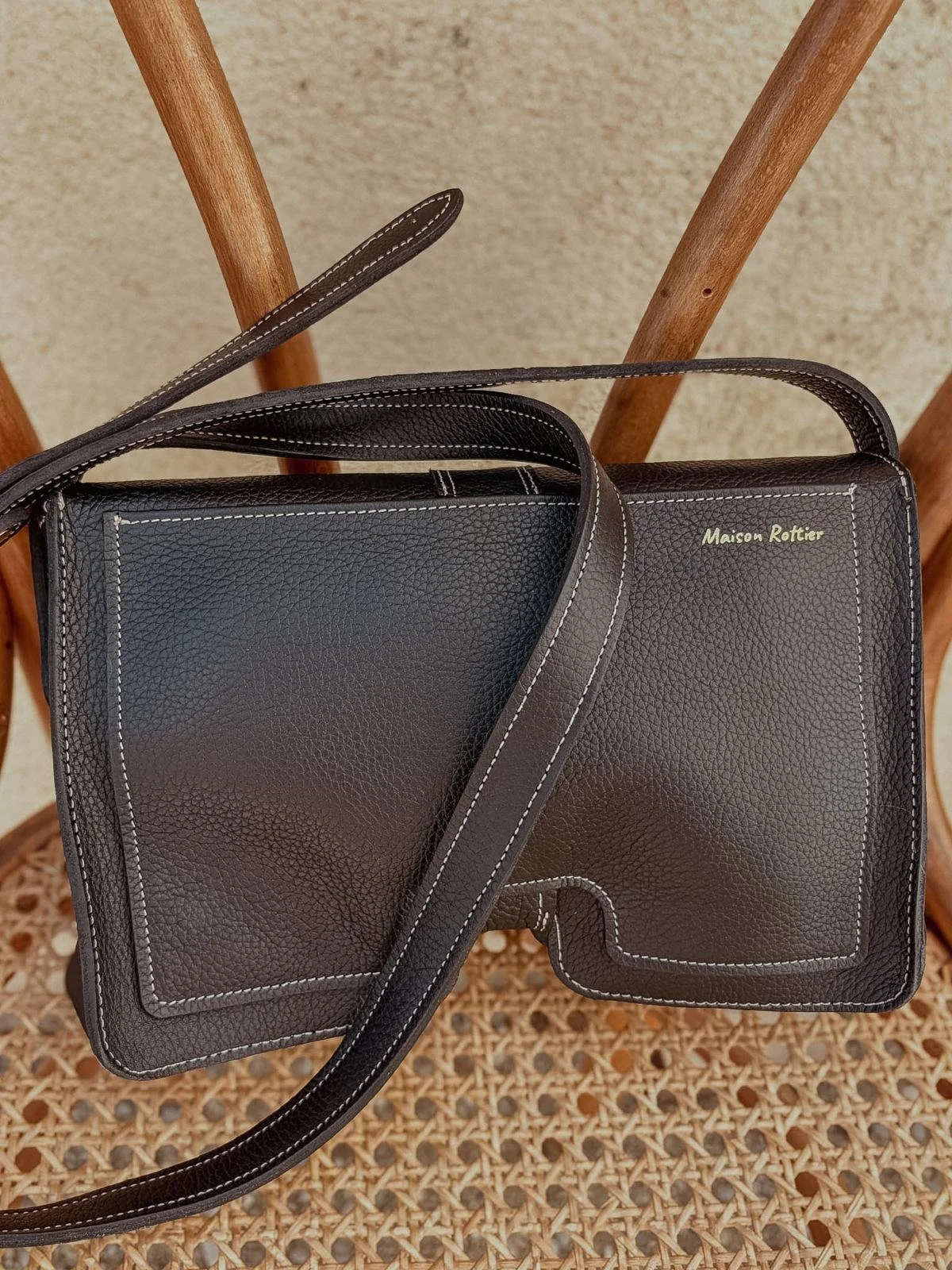 Sac en cuir noir et effet vachette