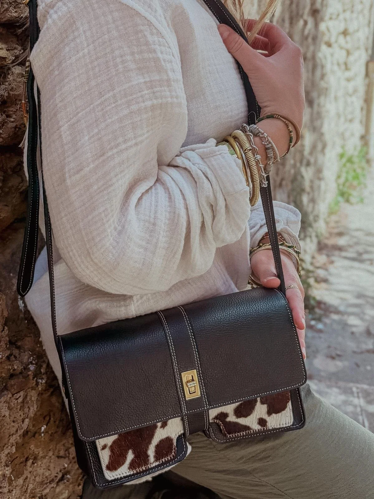 Sac en cuir noir et effet vachette