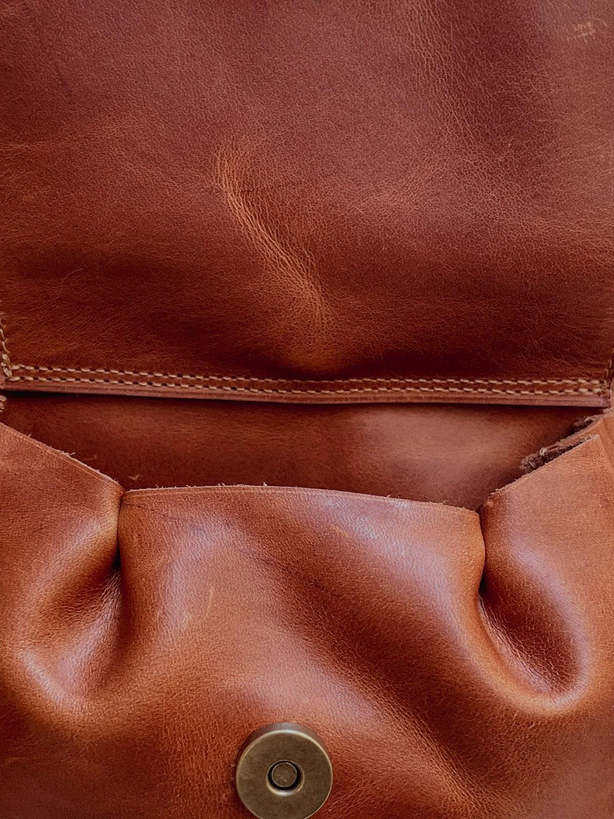 Petit sac de voyage en cuir marron vintage
