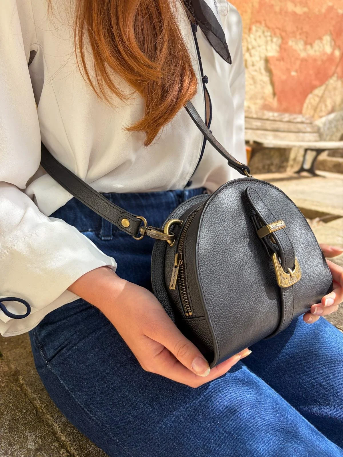 Sac artisanal en cuir noir
