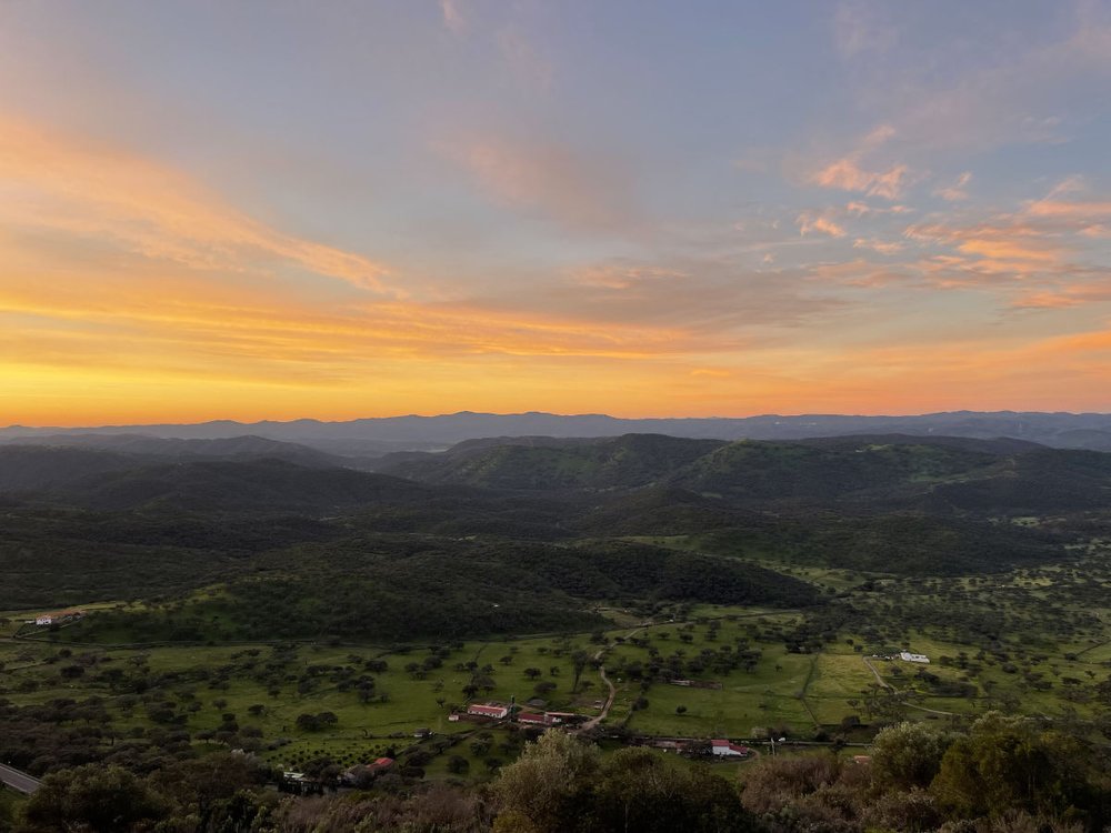 amanecer en Arroyomolinos de Leon.jpg