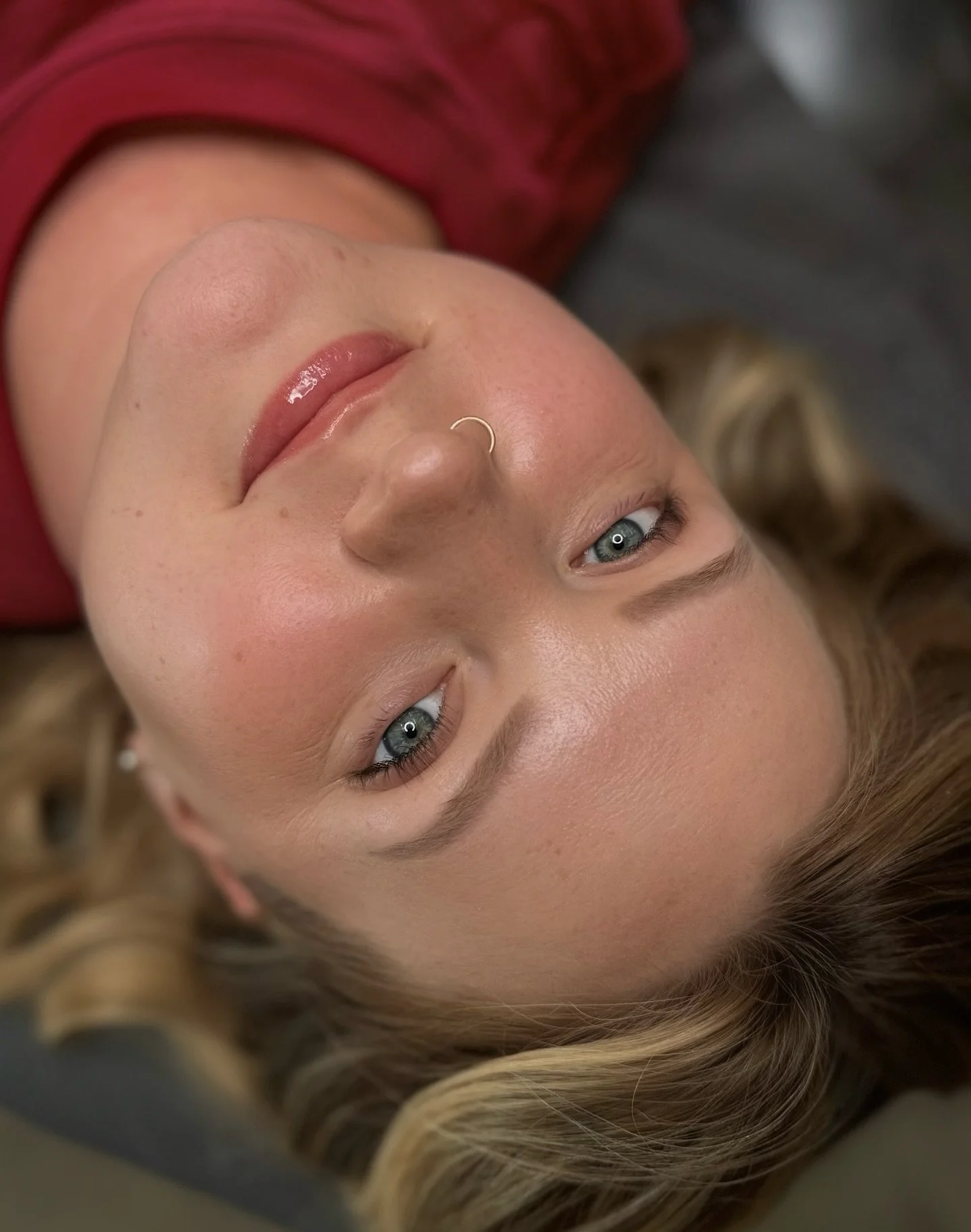 These healed powder brows looks so stunning on my client, and we got to touchup her lipblush with a little more depth in the tone. I used Marlo, Lala and Haze to achieve this look, from @permablend_pigments 

www.MotherOfBlades.com 
#permanentcosmeti