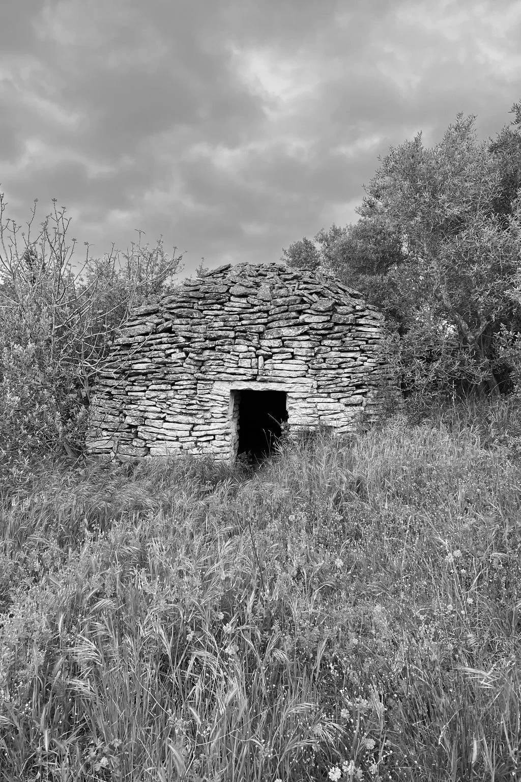 village des bories stone huts gordes