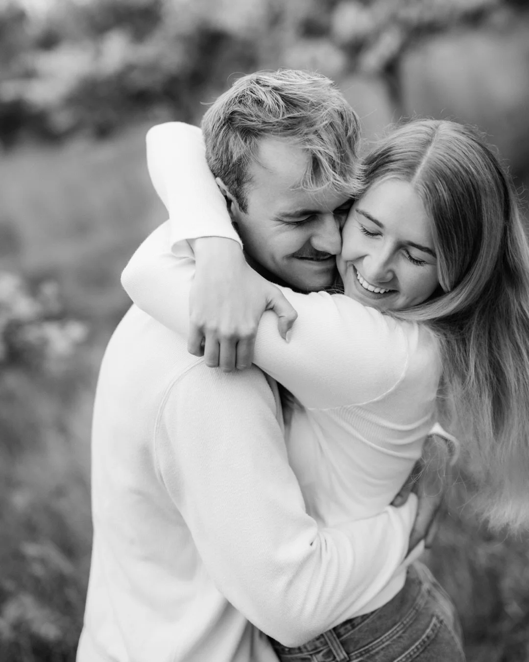 There&rsquo;s a foot of snow outside, so feels like the perfect time to share J + J on a perfect fall day.

See you June 28, lovebirds!!! 💛💛