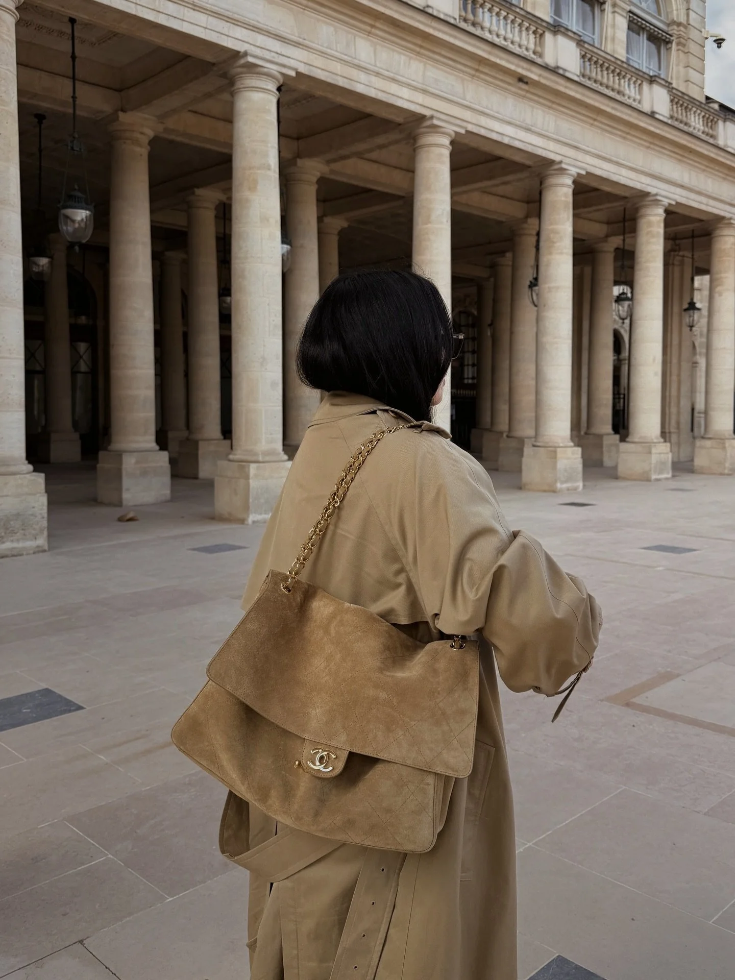 You know what they say about girls with big bags.