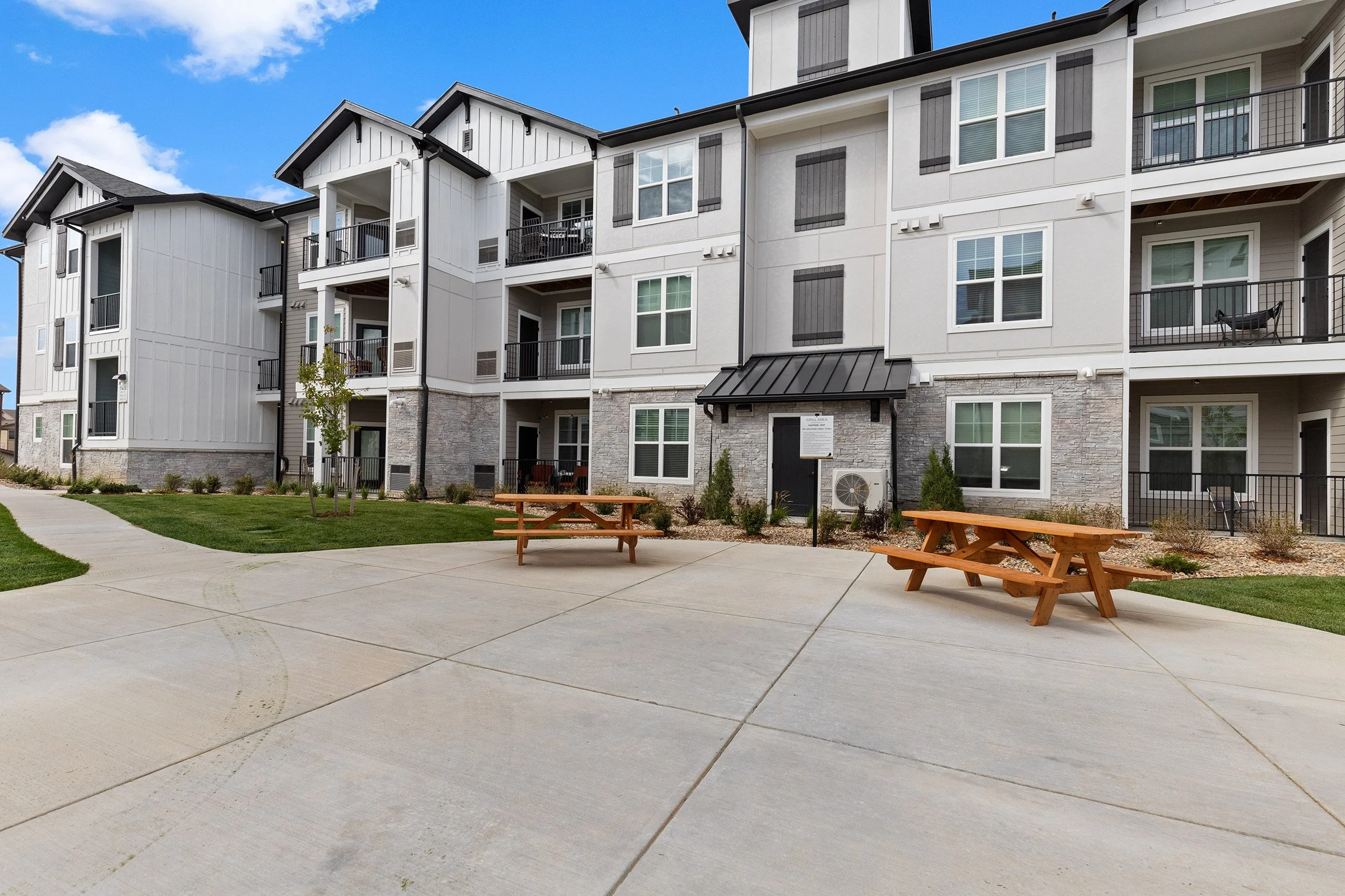 LarkOnWoodmen-Exterior-Web-03.jpg