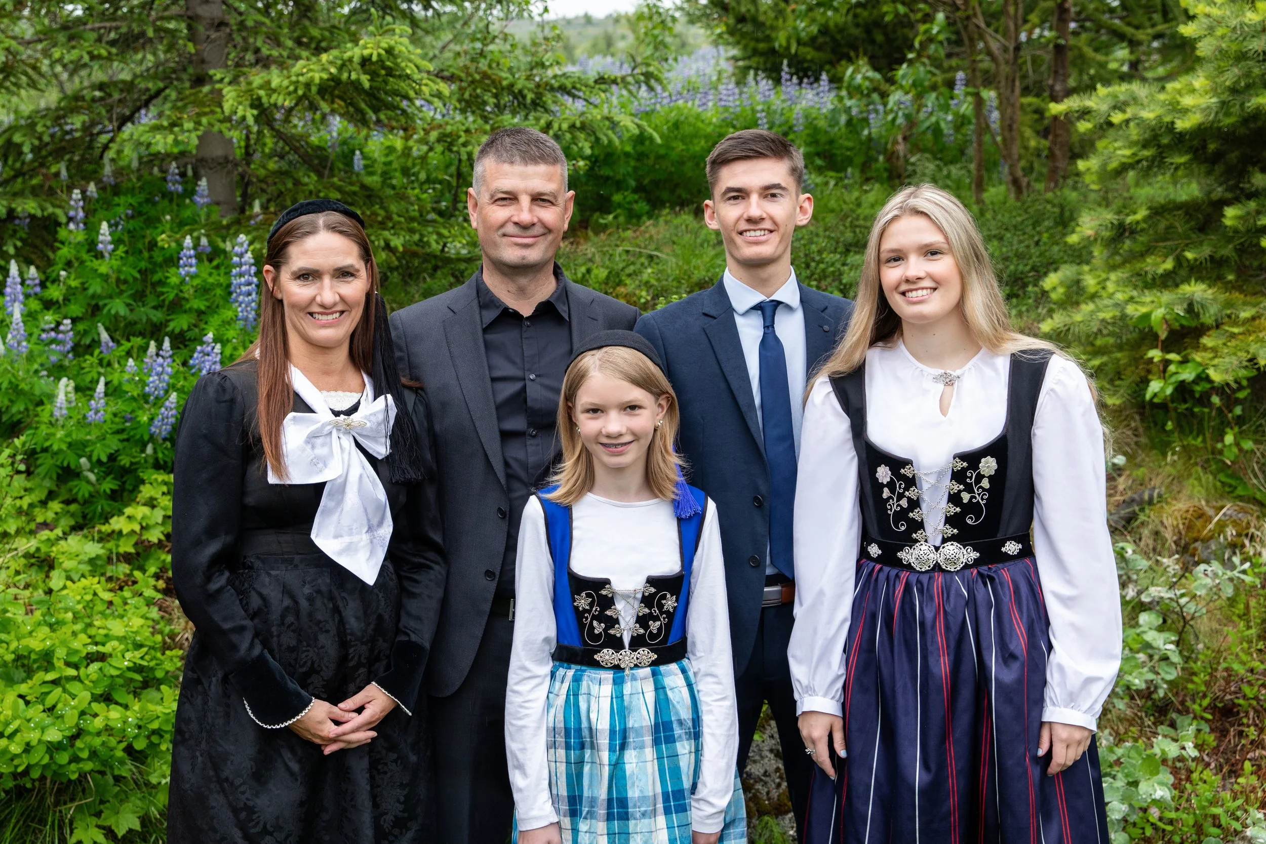 Fjölskyldumyndataka í flottum Íslenskum þjóðbúning