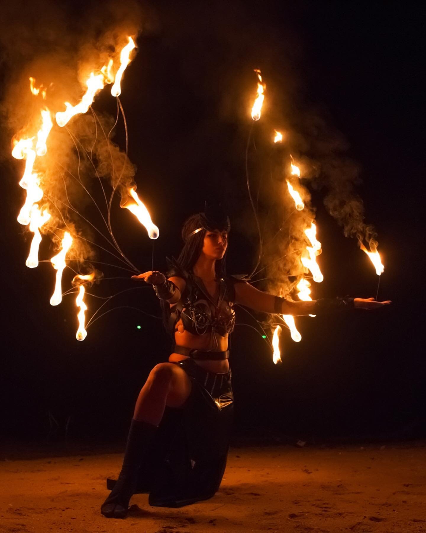 Have you been loving all the Fire Flow 🔥 classes? Well if you&rsquo;re curious on learning how to use different props for our future Fire flow classes then this series is for you! 👇🏽

Intro To Flow Arts Class:
Starting December 1st 
Thursdays 6:30