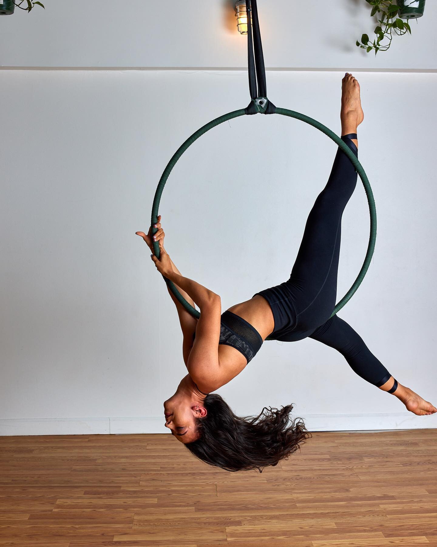 If you&rsquo;re looking for a sign to take a class today this is it! 

We have these on the schedule for today:

Lyra Level 3 | Emily D
6:15 PM &ndash; 7:15 PM

Intro to PoleOgraphy | Marisa O
6:30 PM &ndash; 7:30 PM

Aerial Sling Level 2 | Emily D
7