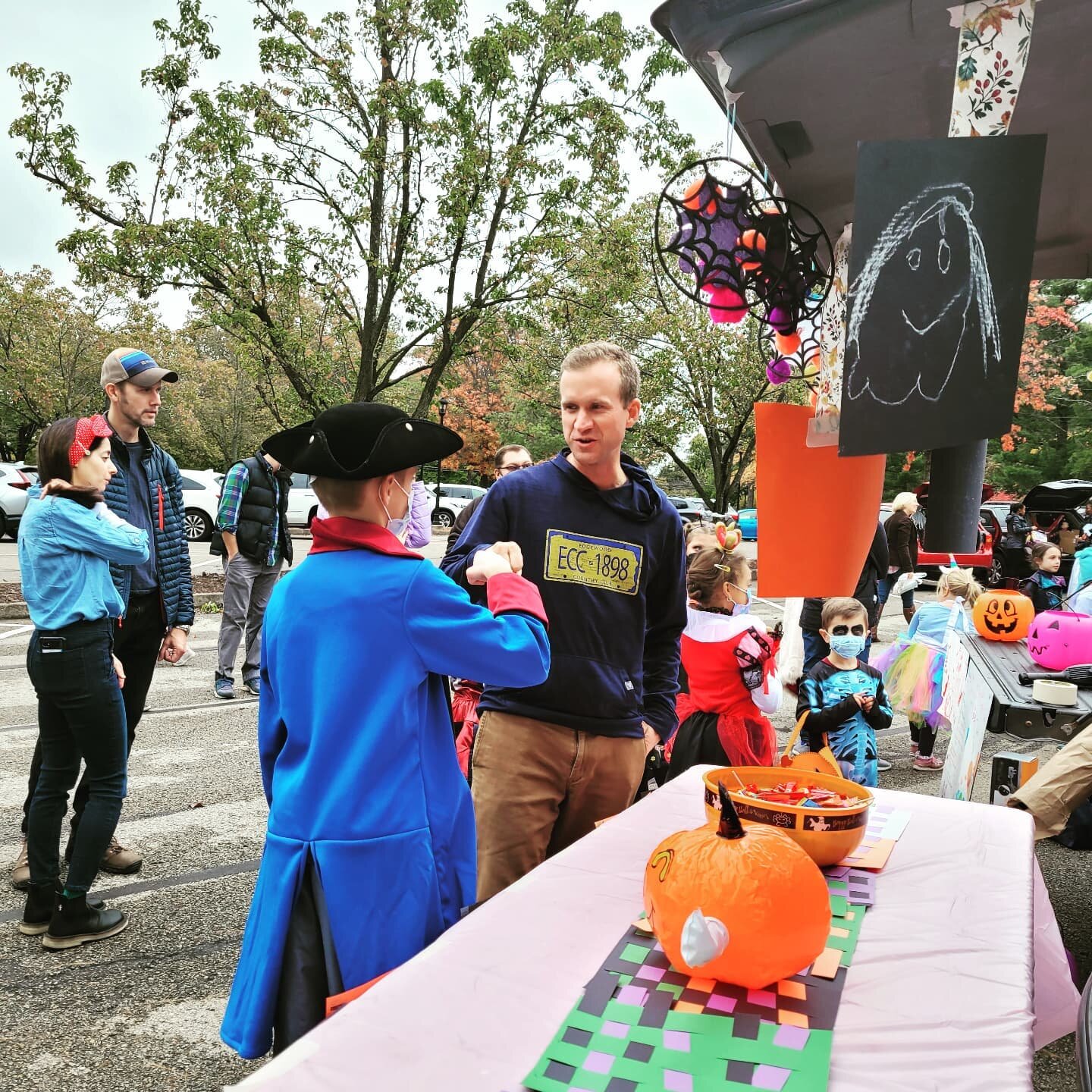 Enjoyed participating in our local Girl Scouts of America Trunk-Or-Treat this weekend! I spoke with many Borough residents about the importance of effective communication and  a community service-based approach to local government.