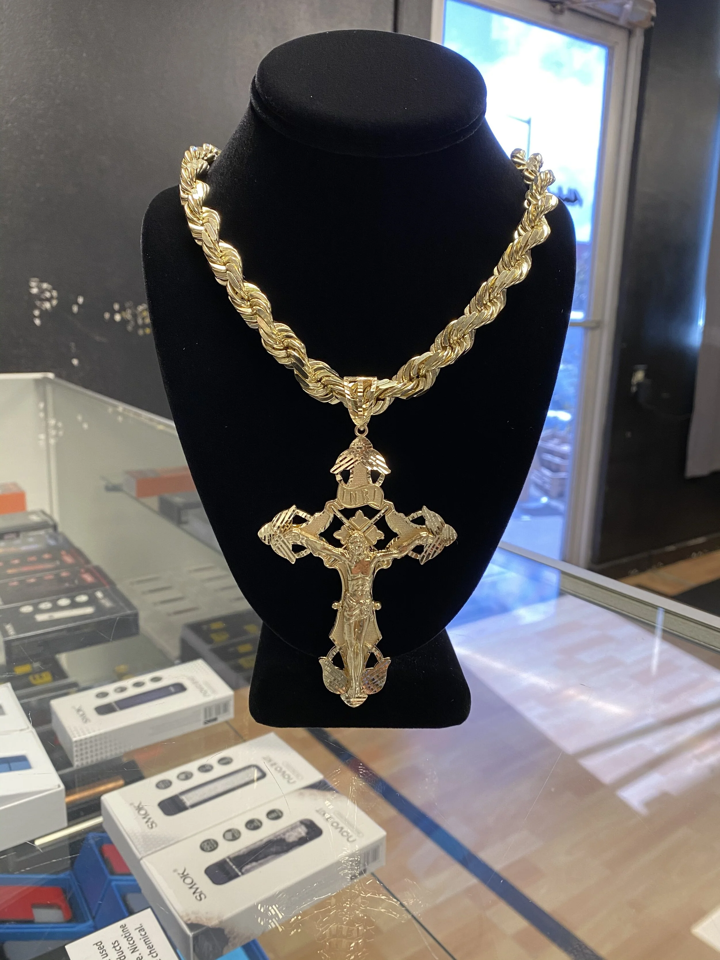 buy-aloha-gold-buyers-maui