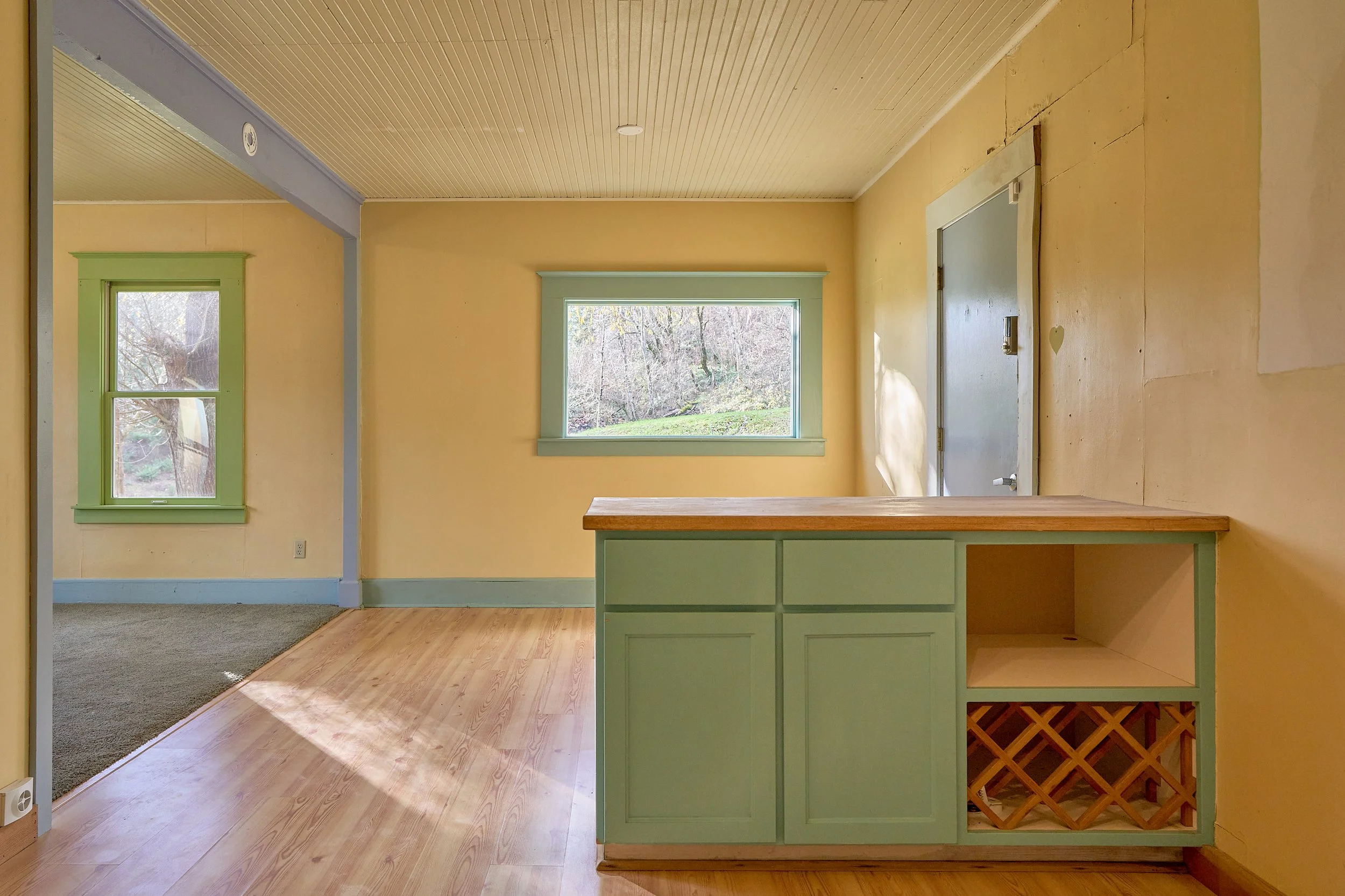 52 Puzzled Woman_24.jpg