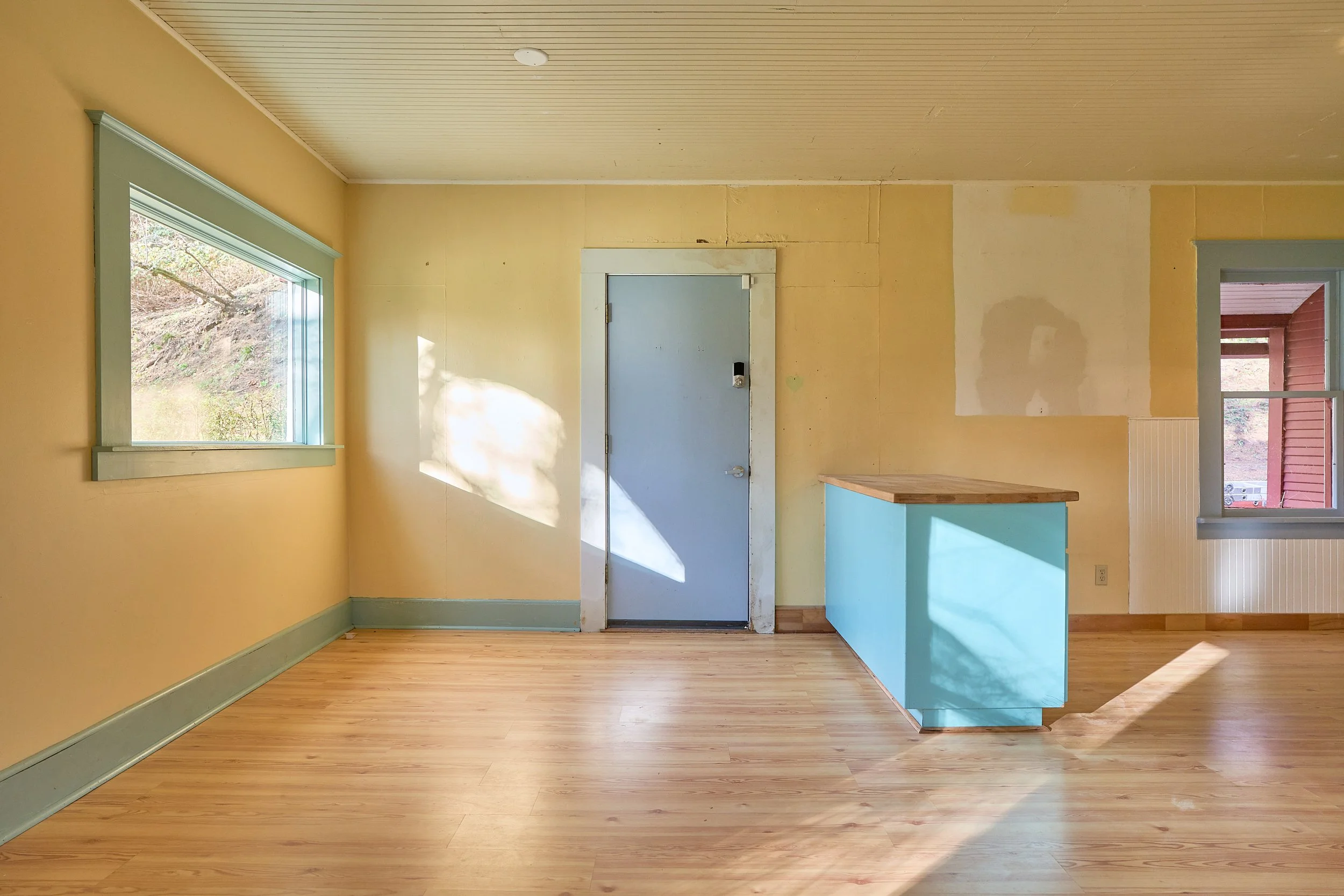 52 Puzzled Woman_23.jpg