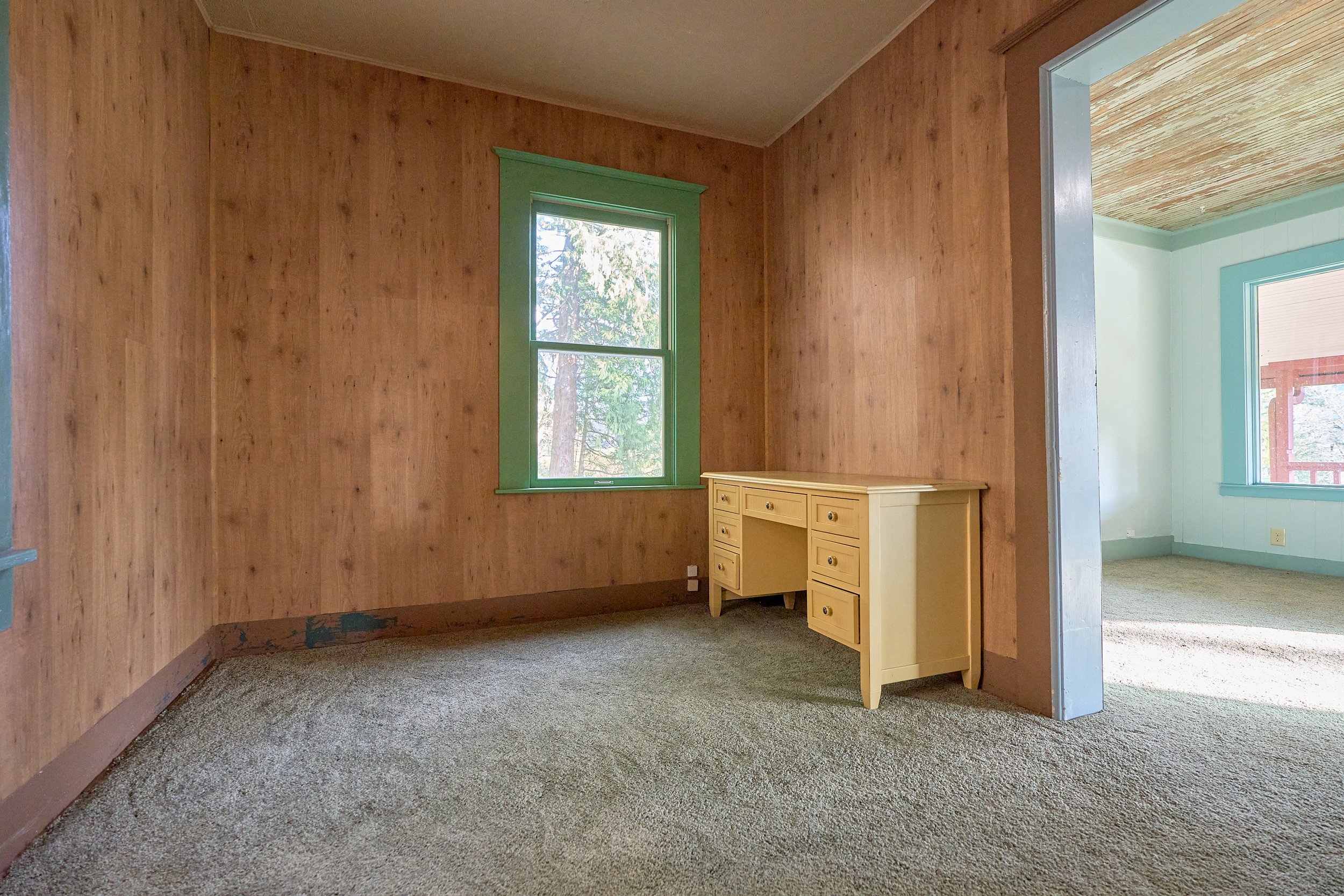 52 Puzzled Woman_34.jpg