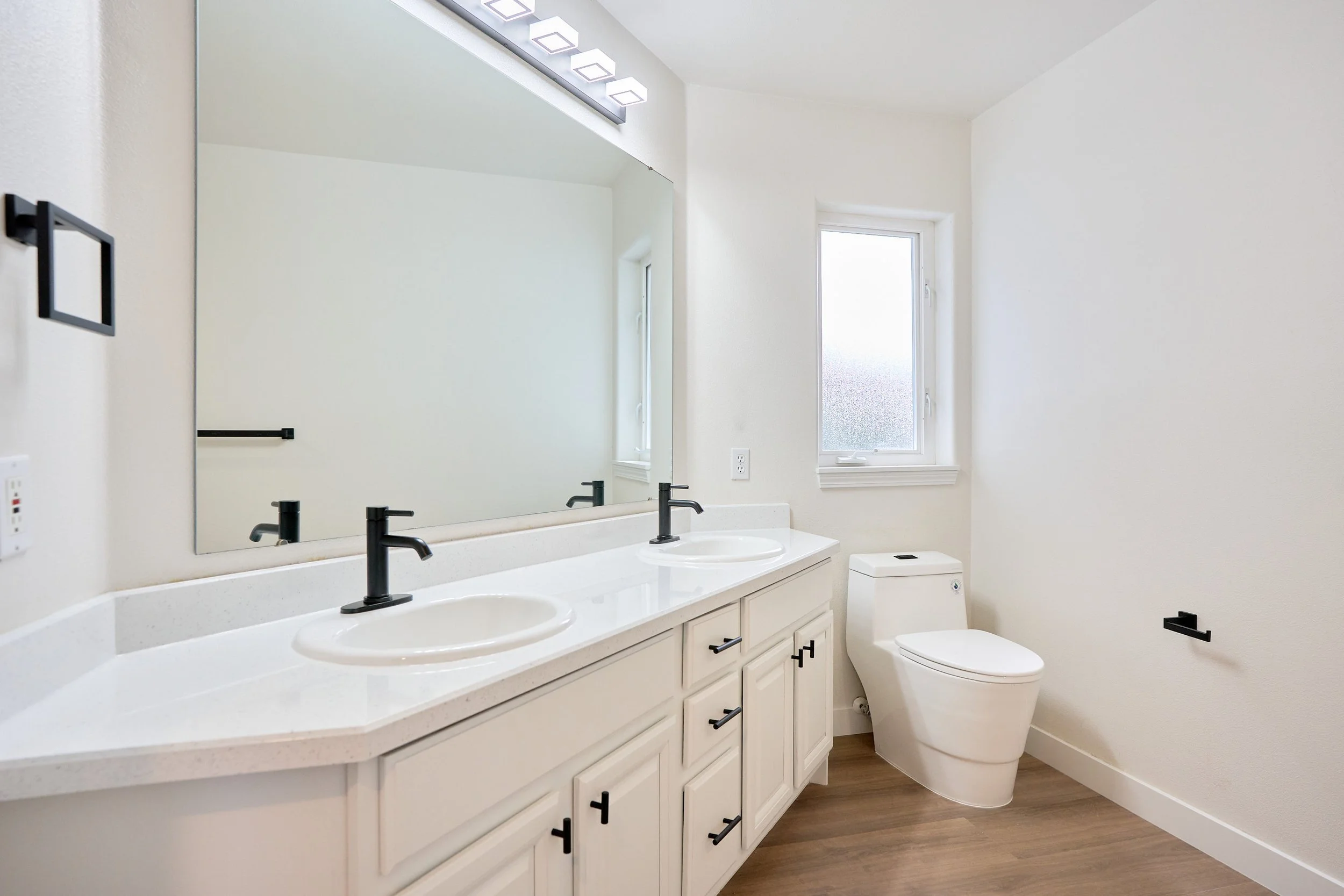 5501 NW Jackson_38.jpg