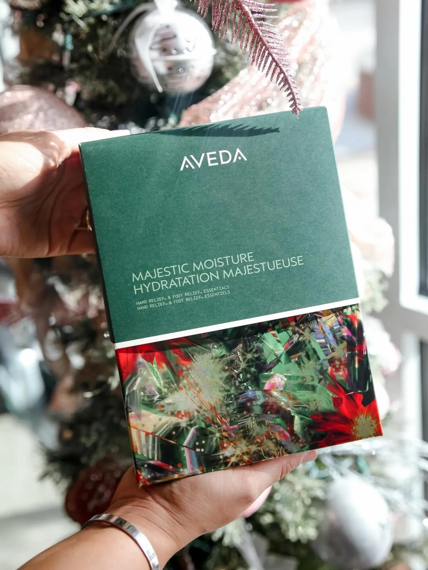 The Aveda Holiday Gift Sets are here and they are stunning. ✨

From guest-ready hydration heroes to beautifully curated packaging, these sets are an easy win for every retail corner this season.

How are you and your team getting ready for the holida