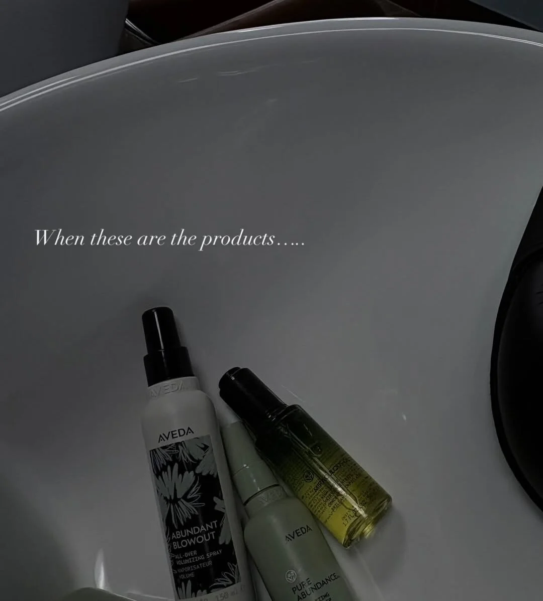 @annika.hvirstyles understood the assignment.

When the prep is this intentional, the finish speaks for itself.

Powered by @aveda 

Miraculous Oil for weightless shine and protection
Abundant Blowout Spray for that soft, touchable lift
Pure Abundanc