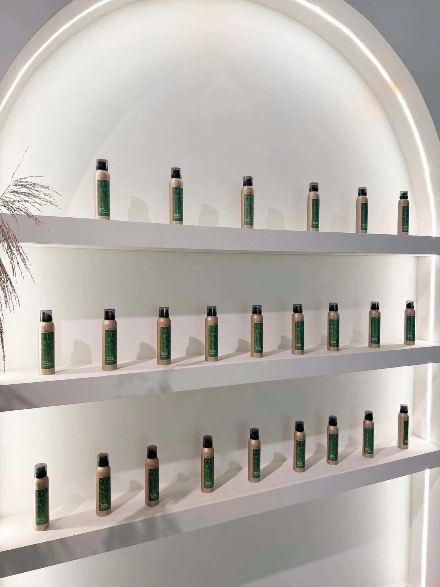 The tool your station has been missing. ✨

Meet the new Aveda Tousle Texture. It&rsquo;s the secret to that &ldquo;Cool Girl&rdquo; effortless finish we&rsquo;re all chasing. 

We&rsquo;re talking instant volume and grit without the sticky buildup or