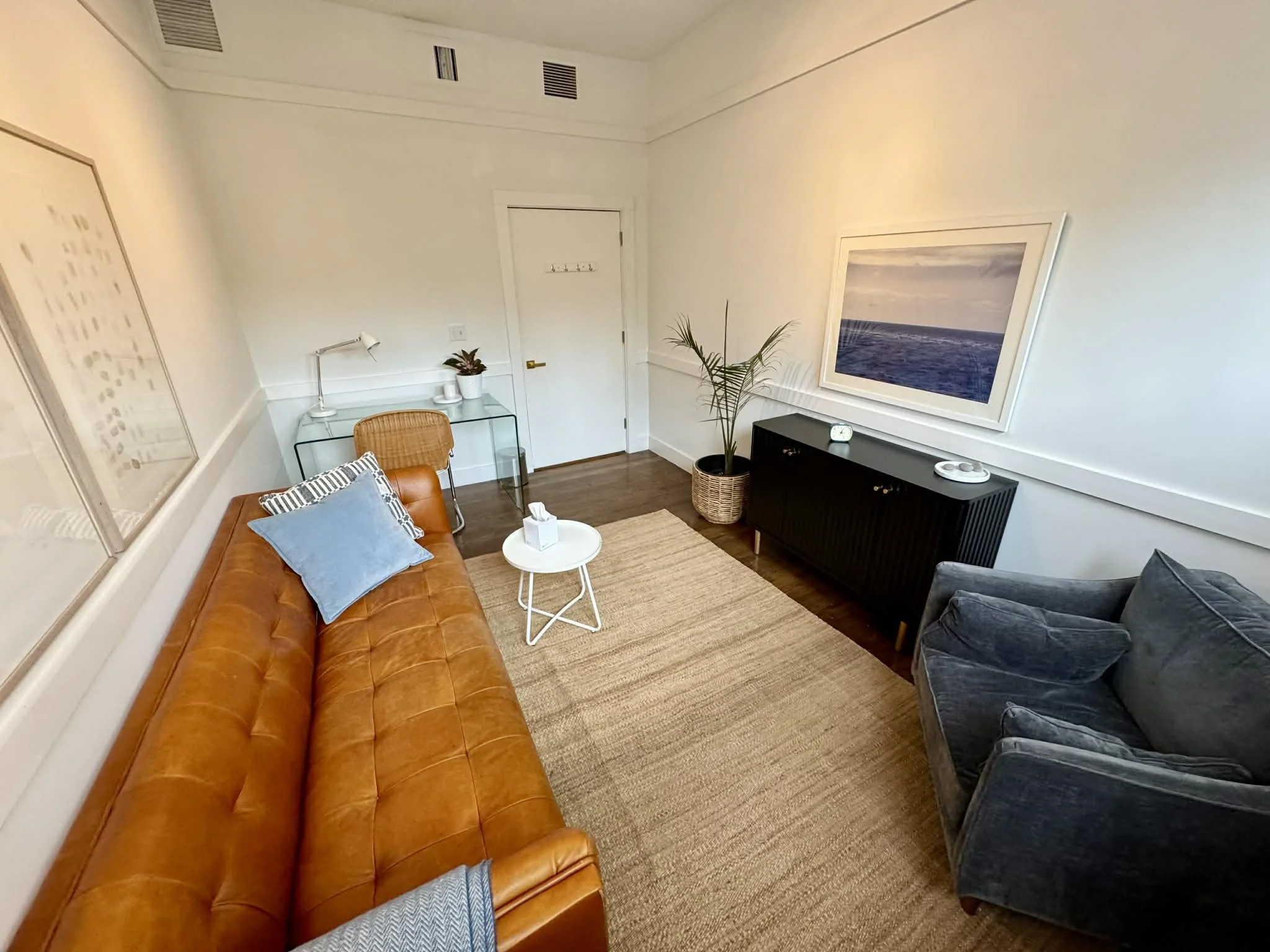 Peaceful office for in-person therapy in Cambridge, Massachusetts, where Savannah provides EMDR and ERP therapy for young adults.