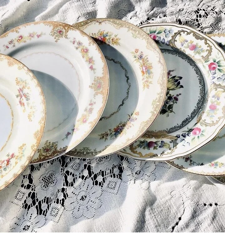 Mixed dinner plates
