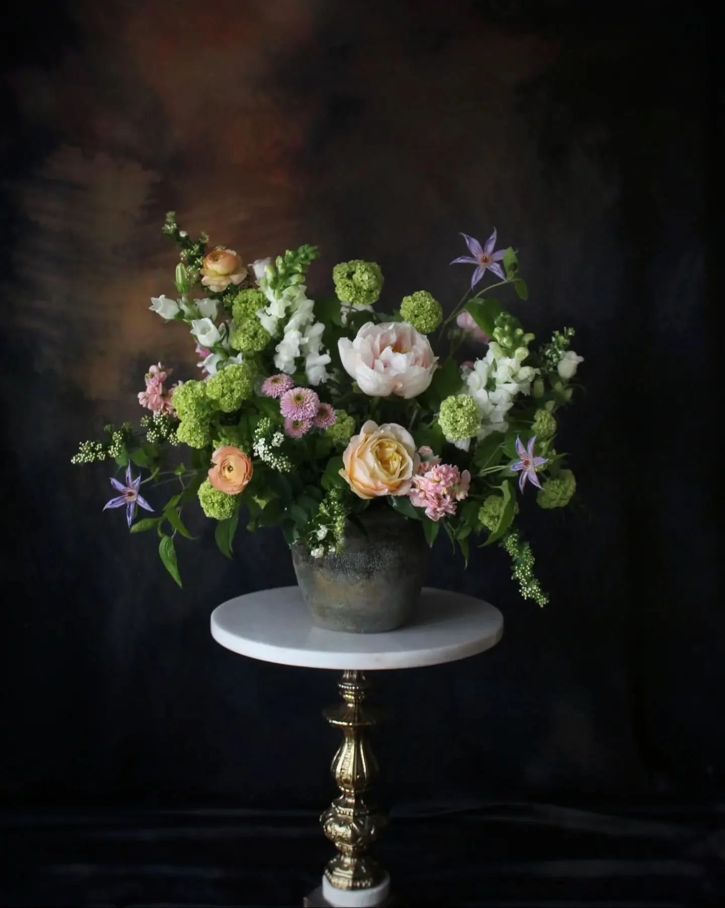 From earlier, with the very first of the peonies this spring. When the timing is right, and the seasons of viburnum and peonies collide, I am a very happy florist indeed. Add in some clematis? Some campanula and spirea? Ohh, YES!

A fluffy, scrumptio