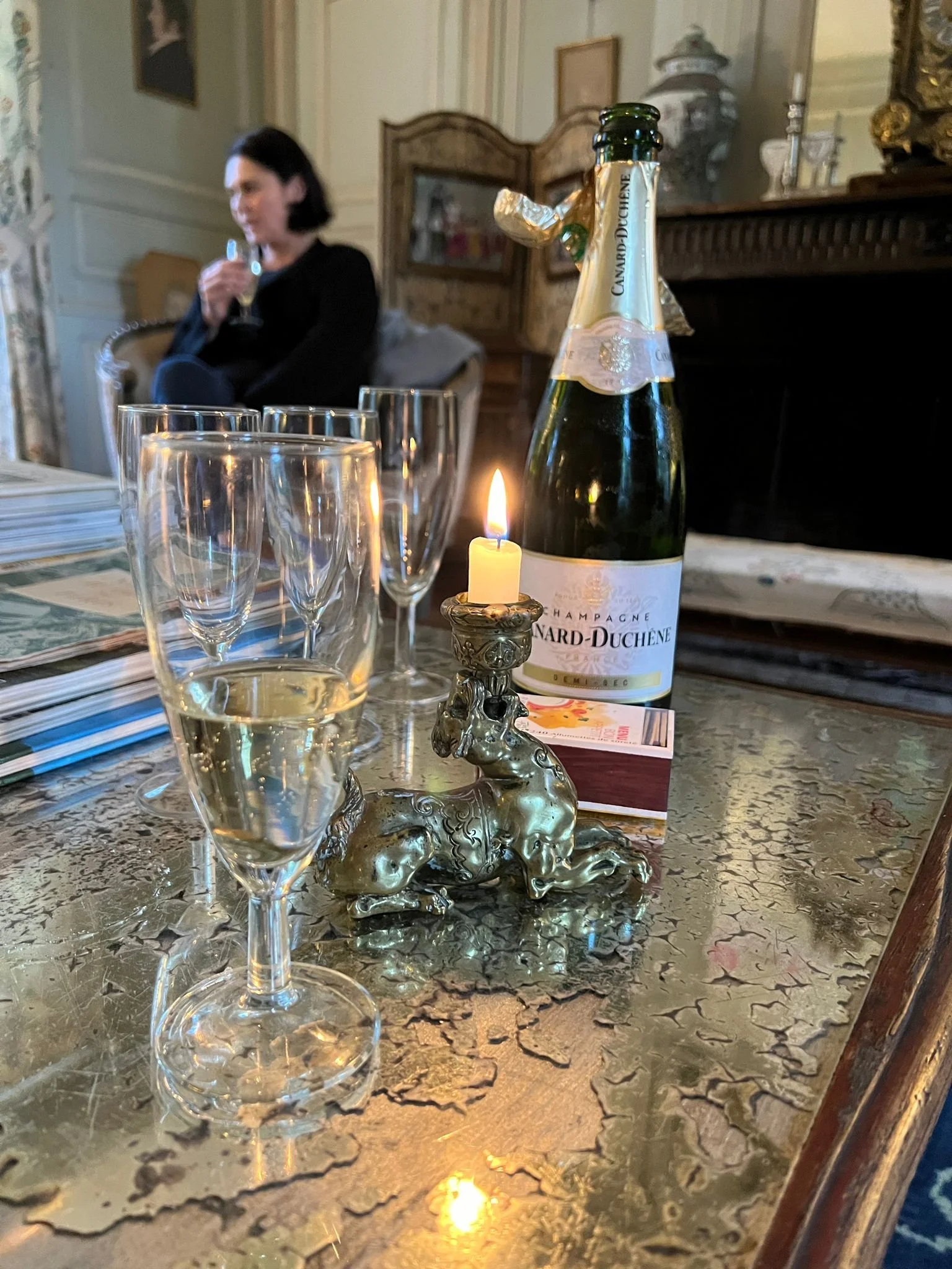 nightly 6pm champagne in the pink parlour