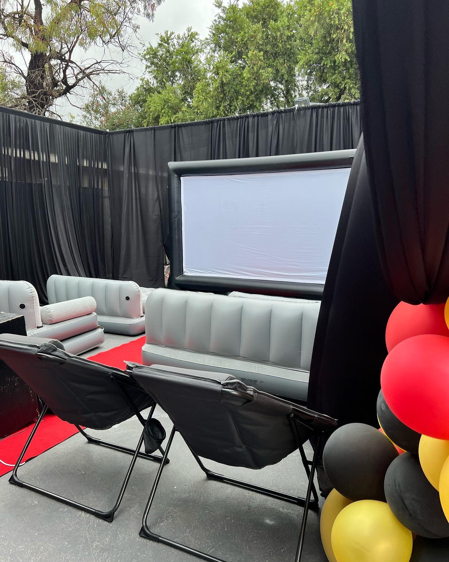 It&rsquo;s showtime! Experience the ultimate movie night under the open sky. 🌌🎬🍿 #OutdoorCinema #MovieUnderTheStars #AlFrescoEntertainment #inflataflix #eventcinemahire #birthdayideas #birthdayideasforhim