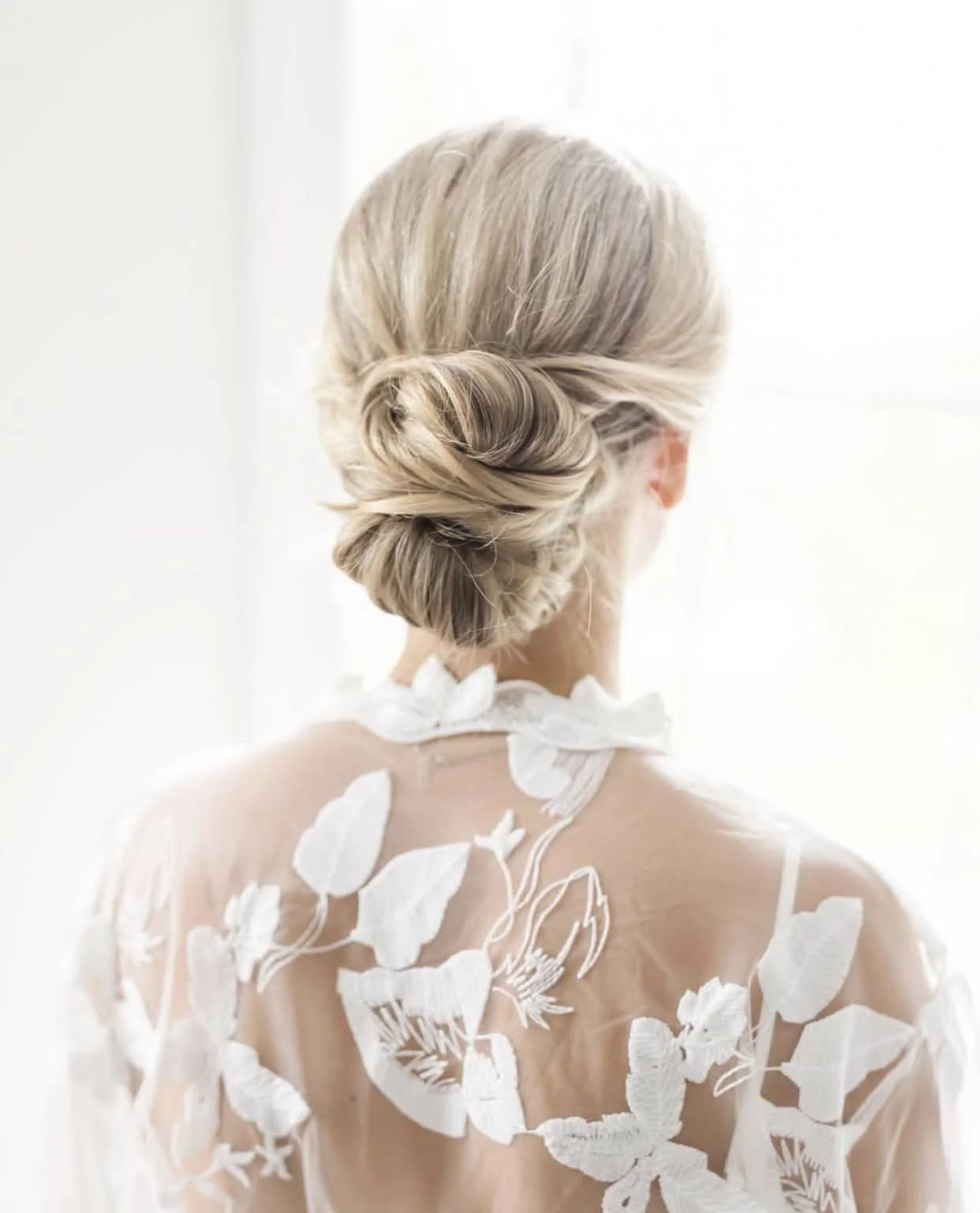 CHOOSE THE PERFECT BRIDAL HAIRSTYLE FOR YOUR WEDDING DRESS TYPE