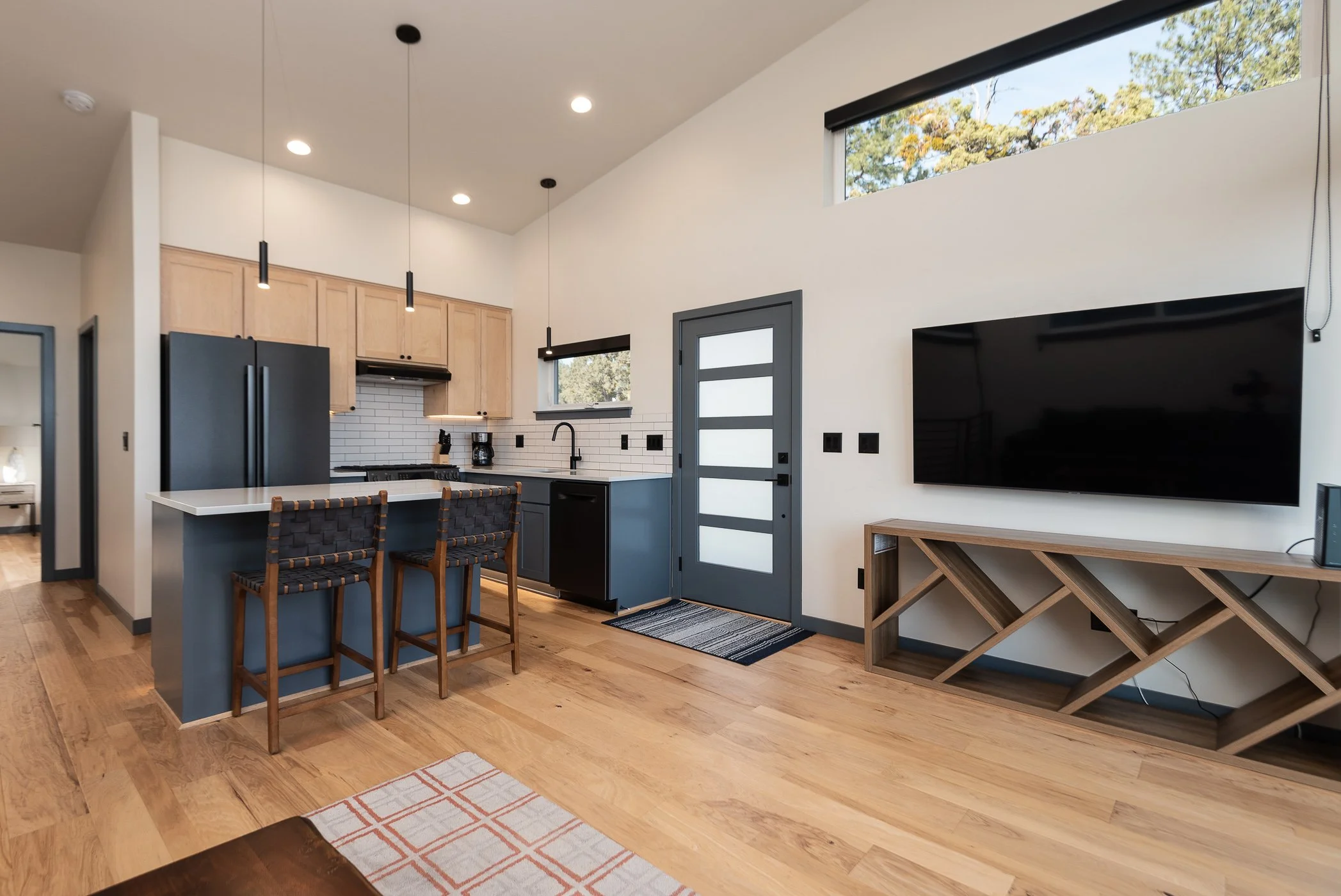 04 kitchen to main door.jpg